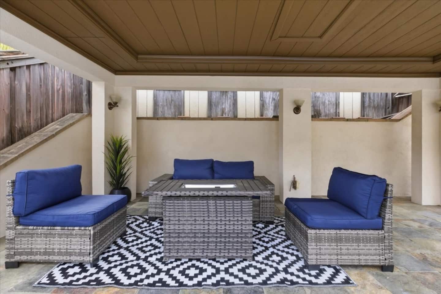 Cabana lounge